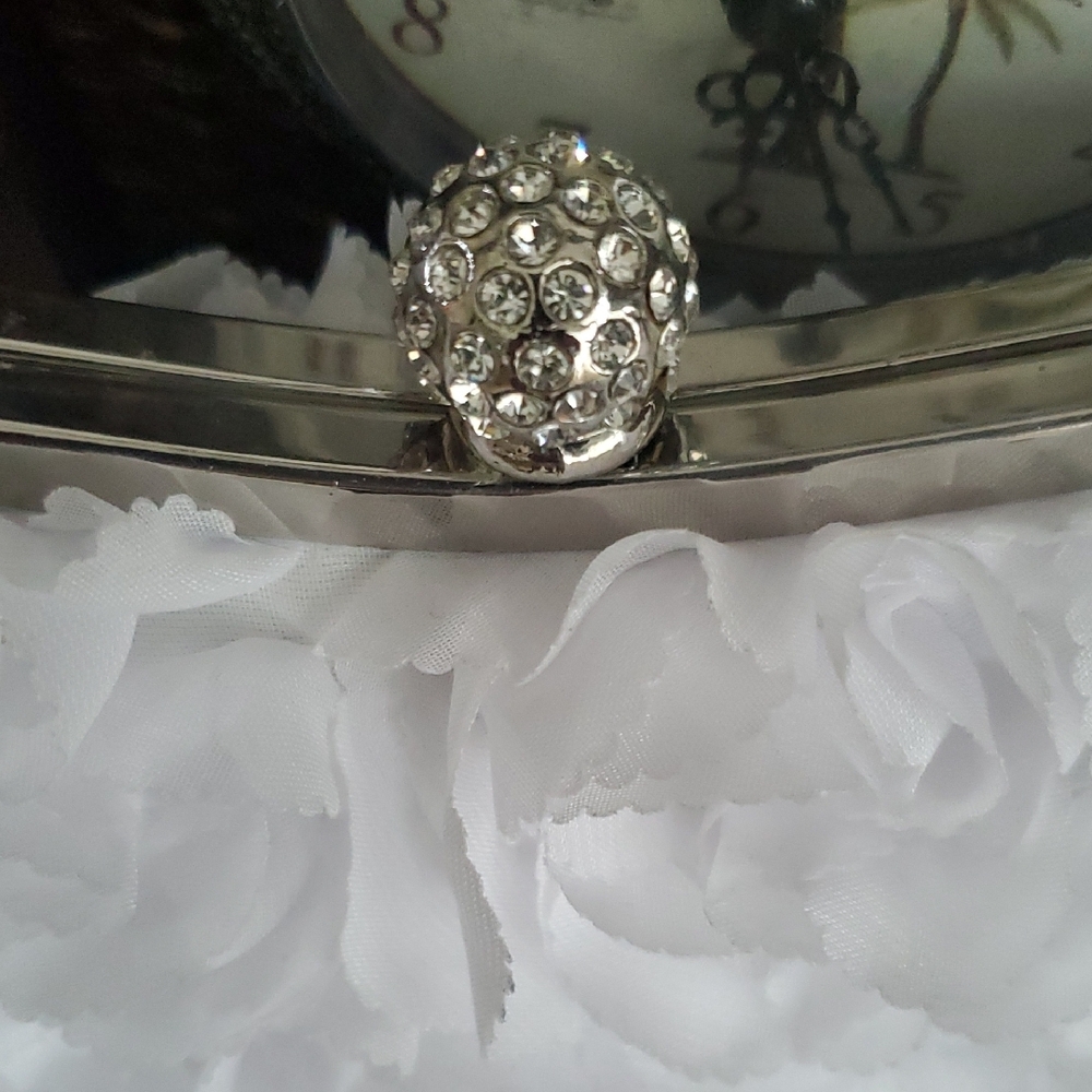 Elegant White Rose Evening Clutch - Picture 2 of 4